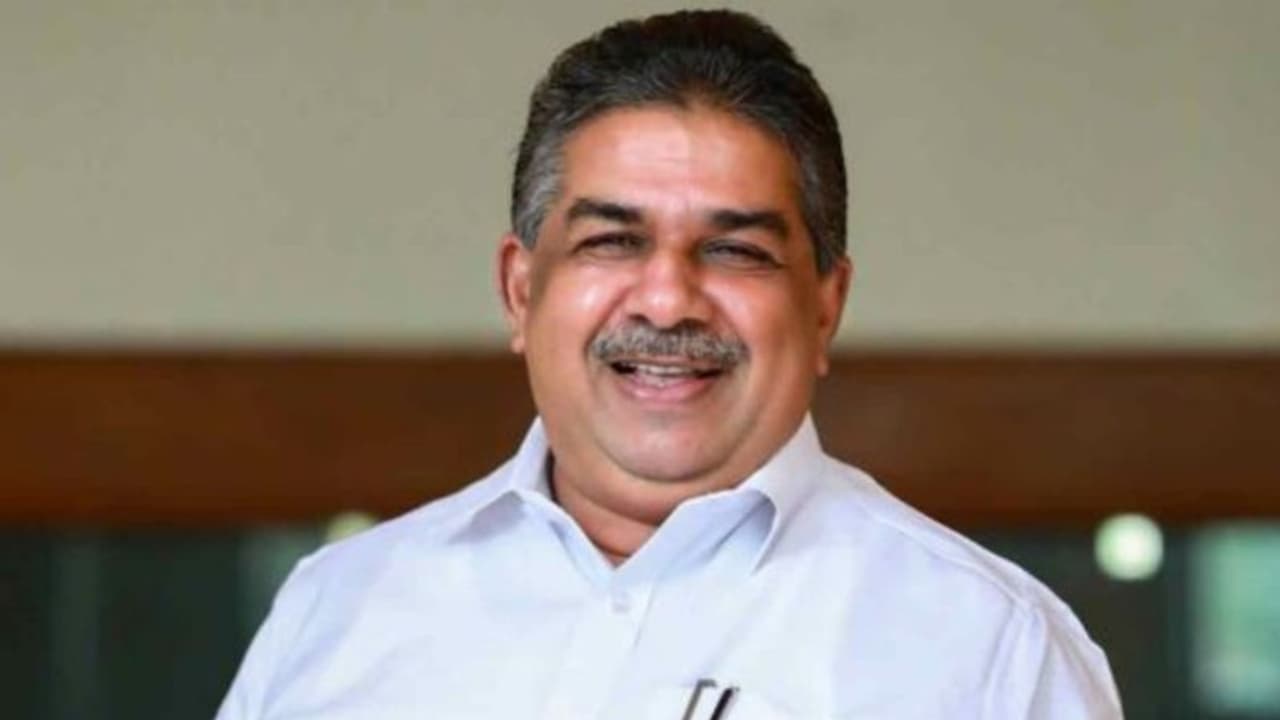 പ്രതിപക്ഷ ഐക്യത്തിന് കോൺഗ്രസ്‌ മുന്നിൽ നിന്ന് നയിക്കട്ടെ, കർണാടകയിലേത് ബിജെപി തകർച്ചയുടെ തുടക്കം: സജി ചെറിയാൻ 