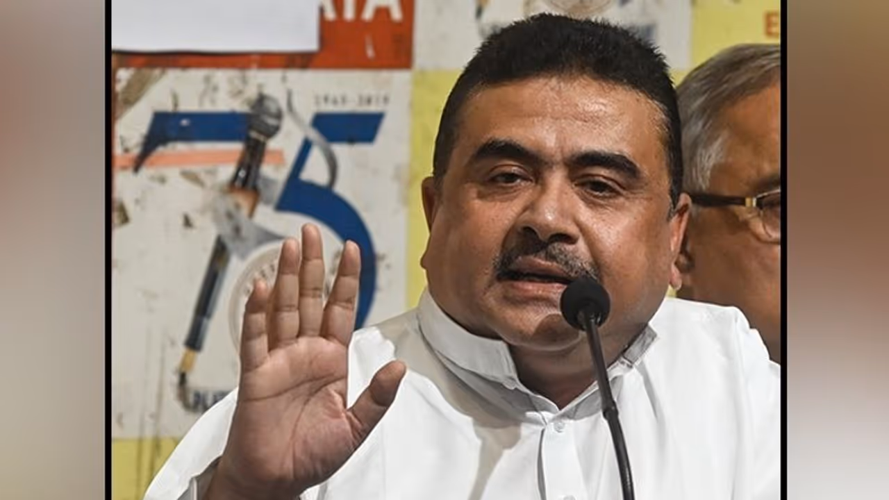 పశ్చిమ బెంగాల్లో బీజేపీ అధికారం చేపడితే మొఘల్ పేర్లన్నింటినీ తొలగిస్తాం ప్రతిపక్ష నేత సువేందు అధికారి పశ్చిమ బెంగాల్లో బీజేపీ అధికారం చేపడితే మొఘల్ పేర్లన్నింటినీ తొలగిస్తాం ప్రతిపక్ష నేత సువేందు అధికారి