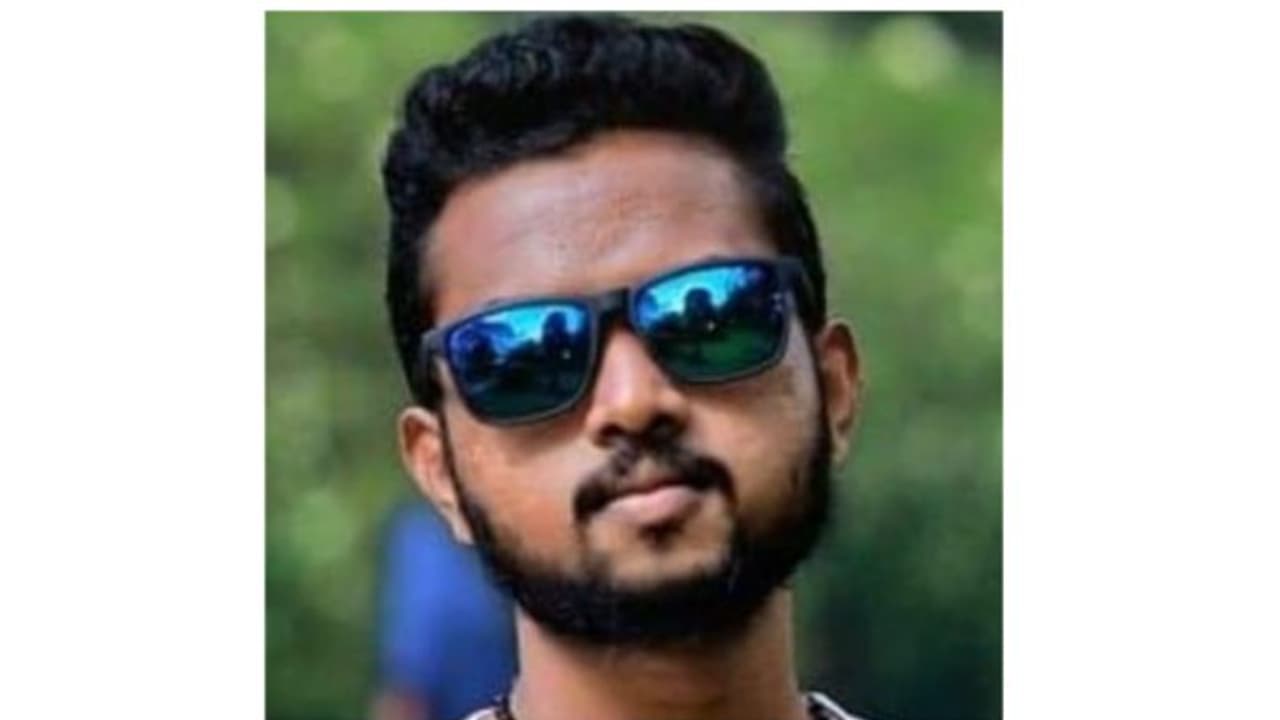 തമിഴ്നാട്ടിൽ ടിപ്പറുമായി കൂട്ടിയിടിച്ച് ബൈക്ക് അപകടം; മൂന്നാര് സ്വദേശിയടക്കം രണ്ടു യുവാക്കൾക്ക് ദാരുണാന്ത്യം തമിഴ്നാട്ടിൽ ടിപ്പറുമായി കൂട്ടിയിടിച്ച് ബൈക്ക് അപകടം; മൂന്നാര് സ്വദേശിയടക്കം രണ്ടു യുവാക്കൾക്ക് ദാരുണാന്ത്യം