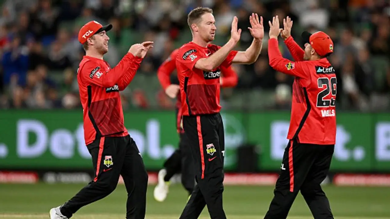 BBL: 5 விக்கெட் வீழ்த்தி அசத்திய டாம் ரோஜர்ஸ்..! எளிய இலக்கை அடிக்க முடியாமல் மெல்பர்ன் ஸ்டார்ஸ் படுதோல்வி BBL: 5 விக்கெட் வீழ்த்தி அசத்திய டாம் ரோஜர்ஸ்..! எளிய இலக்கை அடிக்க முடியாமல் மெல்பர்ன் ஸ்டார்ஸ் படுதோல்வி