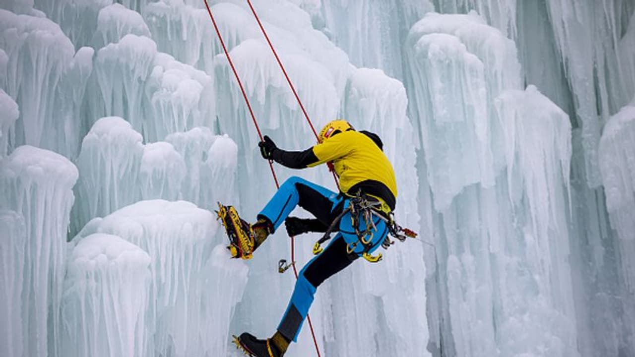 ശ്വാസതടസം മുതല്‍ മനോവിഭ്രാന്തി വരെ; എളുപ്പമല്ല എവസ്റ്റ് കയറ്റം, അതൊരു ജീവന്‍മരണ പോരാട്ടം!