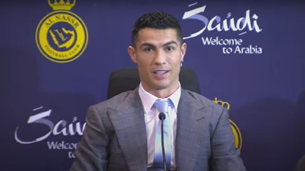 क्रिस्टियानो रोनाल्डो ने सउदी अरब को साउथ अफ्रीका कहा, प्रेस कांफ्रेंस का वीडियो हुआ वायरल क्रिस्टियानो रोनाल्डो ने सउदी अरब को साउथ अफ्रीका कहा, प्रेस कांफ्रेंस का वीडियो हुआ वायरल