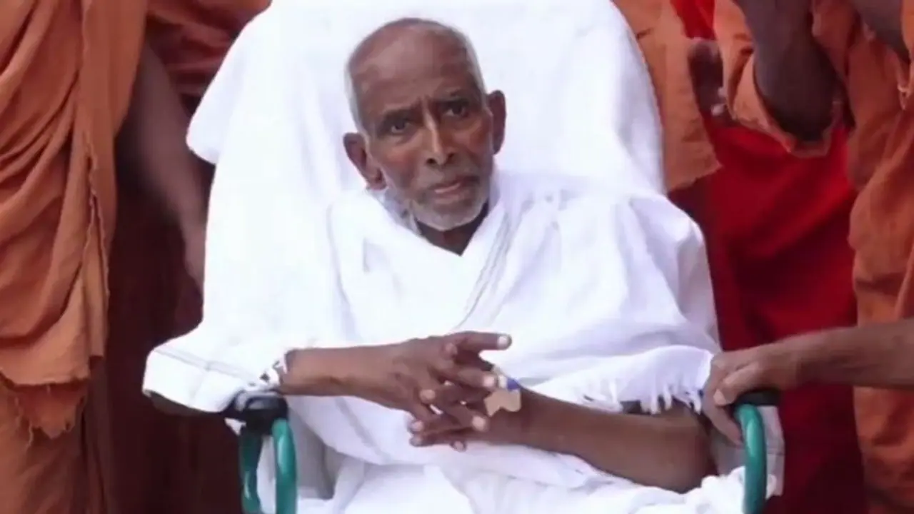 Vijayapura: ಆಶ್ರಮದಲ್ಲೇ ತಾಯಿಗೆ ಪೂಜೆ ಸಲ್ಲಿಸಿದ್ದ ಸಿದ್ದೇಶ್ವರ ಶ್ರೀ!