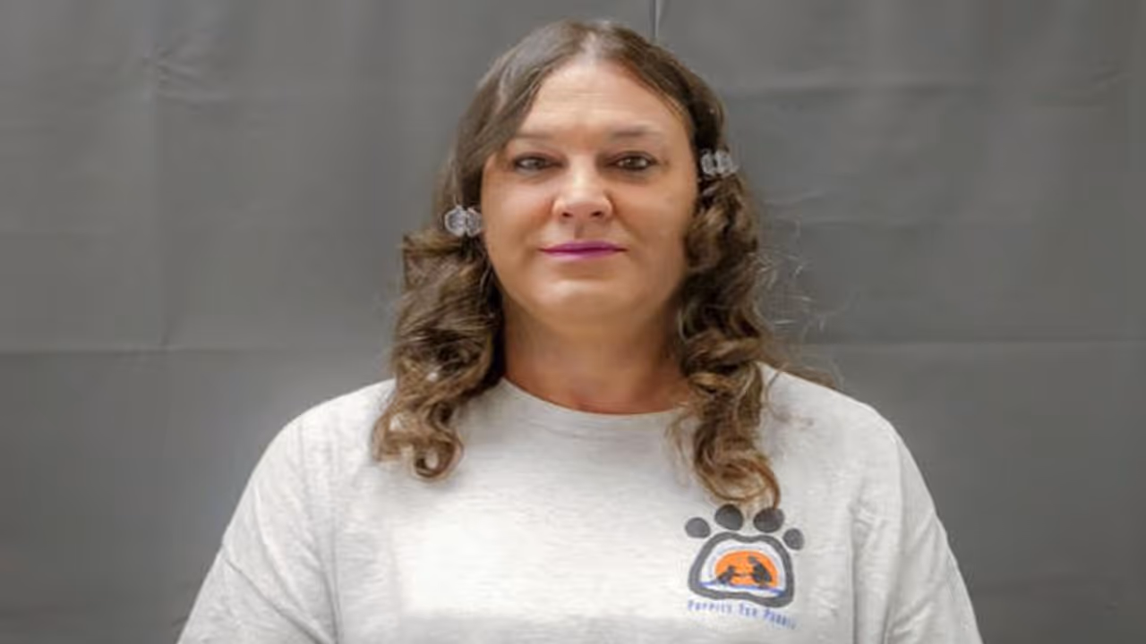 जानें क्यों इस देश में पहली बार ट्रांसजेंडर महिला को दी गई सजा ए मौत जानें क्यों इस देश में पहली बार ट्रांसजेंडर महिला को दी गई सजा ए मौत