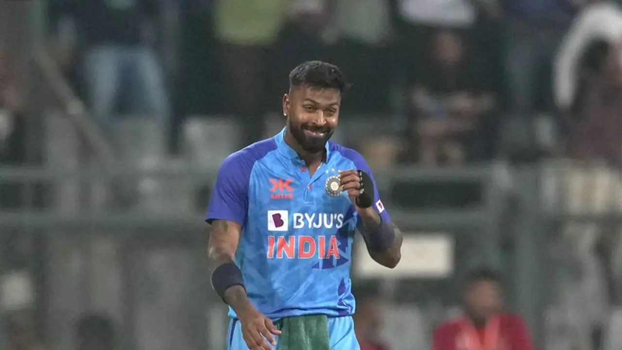 ചിലപ്പോള്‍ തോറ്റുപോയേക്കാം, എങ്കിലും; അക്സര്‍ പട്ടേലിന് അവസാന ഓവര്‍ നല്‍കാനുള്ള കാരണം വ്യക്തമാക്കി ഹാര്‍ദ്ദിക്