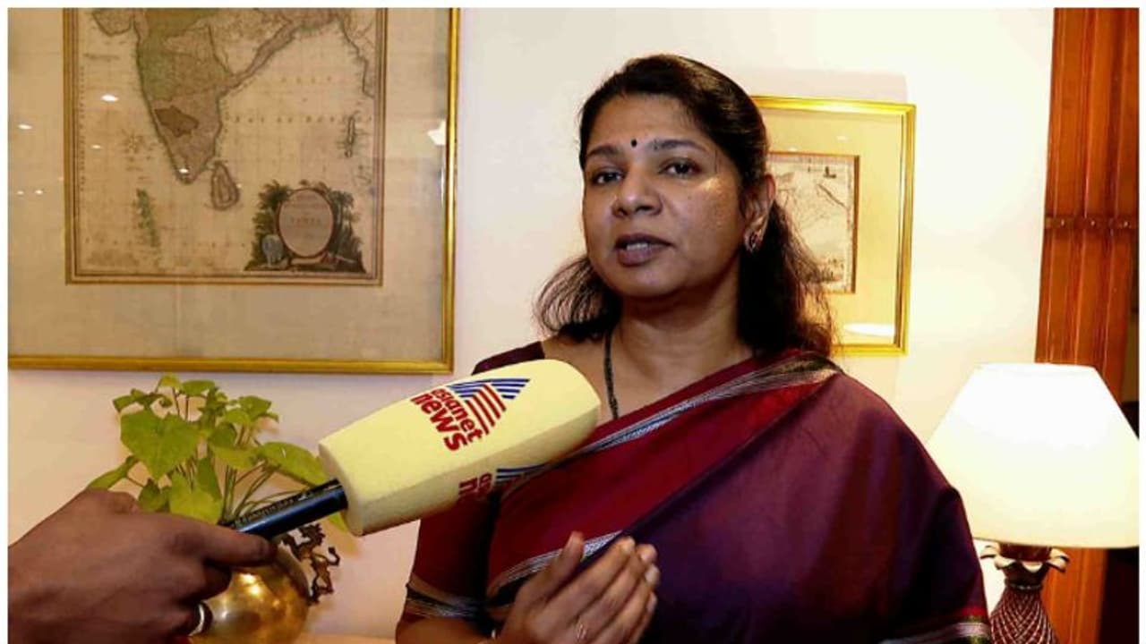 'ജനാധിപത്യത്തെ കശാപ്പ് ചെയ്യുന്ന കേന്ദ്ര സർക്കാർ, ഗവർണർമാർ ആയുധം' : രൂക്ഷ വിമർശനവുമായി കനിമൊഴി 