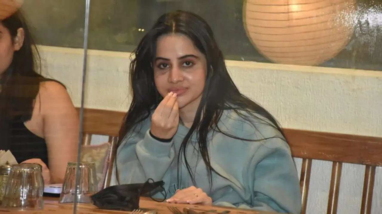 Urfi Javed gets support from Shiv Sena leader Sushma Andhare after BJP's Chitra Wagh went to the police Urfi Javed gets support from Shiv Sena leader Sushma Andhare after BJP's Chitra Wagh went to the police