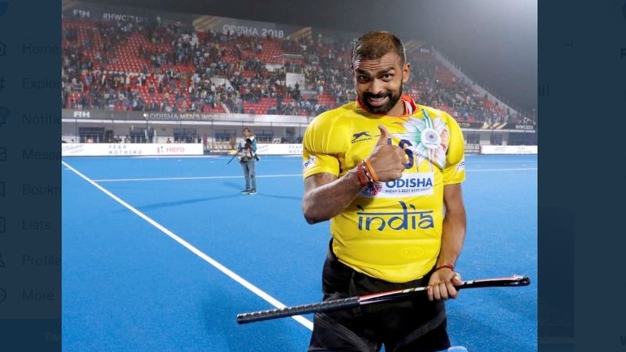 ഇന്ത്യയുടെ പേരുമാറ്റം കടുത്ത വെല്ലുവിളിയാകും! നിലപാട് വ്യക്തമാക്കി ഹോക്കി താരം പി ആര് ശ്രീജേഷ് ഇന്ത്യയുടെ പേരുമാറ്റം കടുത്ത വെല്ലുവിളിയാകും! നിലപാട് വ്യക്തമാക്കി ഹോക്കി താരം പി ആര് ശ്രീജേഷ്