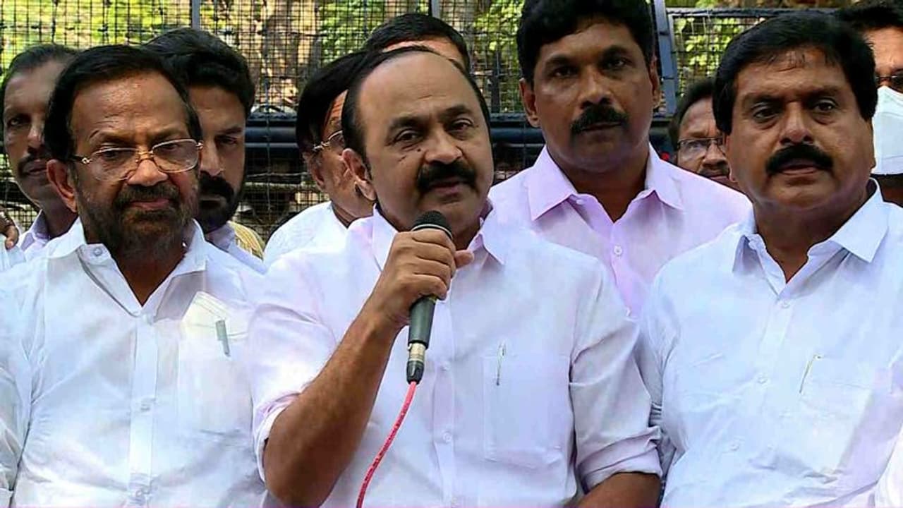 സംസ്ഥാനം ധവളപത്രം ഇറക്കണം, ബഫർസോൺ സർക്കാരിന്റെ കഴിവുകേട്; സജി ചെറിയാൻ കുറ്റവിമുക്തനല്ല: വിഡി സതീശൻ സംസ്ഥാനം ധവളപത്രം ഇറക്കണം, ബഫർസോൺ സർക്കാരിന്റെ കഴിവുകേട്; സജി ചെറിയാൻ കുറ്റവിമുക്തനല്ല: വിഡി സതീശൻ