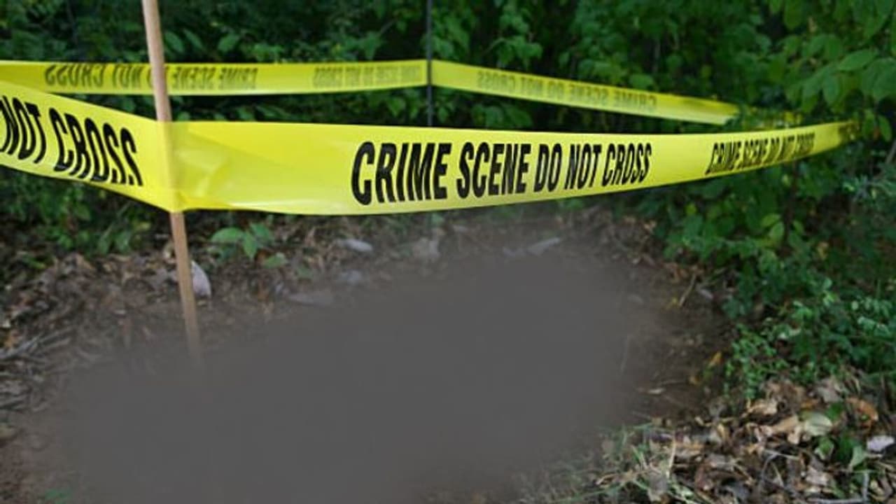 சினிமா பாணியில் பழிக்கு பழி.. பிரபல ரவுடி ஓட ஓட விரட்டி படுகொலை.. 3 பேர் சுத்துபோட்டு தூக்கிய போலீஸ்.! சினிமா பாணியில் பழிக்கு பழி.. பிரபல ரவுடி ஓட ஓட விரட்டி படுகொலை.. 3 பேர் சுத்துபோட்டு தூக்கிய போலீஸ்.!