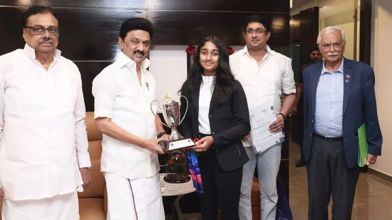 உற்சாகம் ததும்பும் தம்பி திருமகனின் முகம் மனதில் நீங்காமல் நிற்கிறது முதல்வர் இரங்கல் உற்சாகம் ததும்பும் தம்பி திருமகனின் முகம் மனதில் நீங்காமல் நிற்கிறது முதல்வர் இரங்கல்