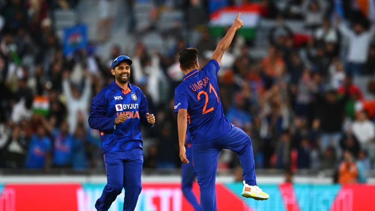 ഇന്ത്യന് താരത്തിന്റെ വേഗമറിയ പന്ത്, ബുമ്രയുടെ റെക്കോര്ഡ് തകര്ത്ത് ഉമ്രാന് മാലിക് ഇന്ത്യന് താരത്തിന്റെ വേഗമറിയ പന്ത്, ബുമ്രയുടെ റെക്കോര്ഡ് തകര്ത്ത് ഉമ്രാന് മാലിക്