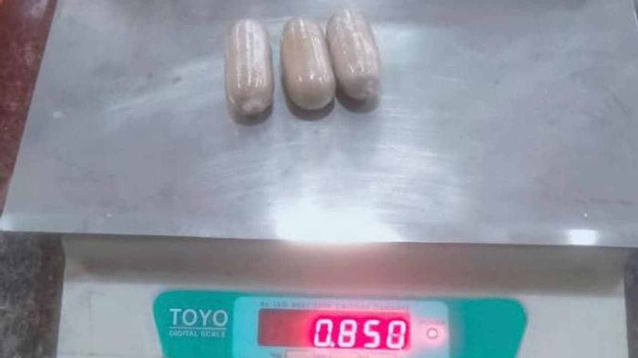 കരിപ്പൂർ വിമാനത്താവളത്തിൽ നിന്ന് 850 ഗ്രാം സ്വർണ്ണം പിടികൂടി