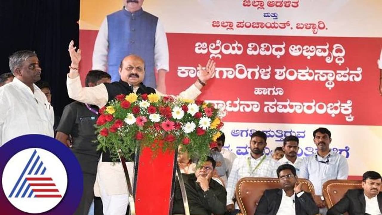 ನಾನು ನಿಯತ್ತಿನ ನಾಯಿ ಎಂದ ಬೊಮ್ಮಾಯಿ: ಸಿದ್ದುಗೆ ಸಿಎಂ ಟಾಂಗ್..! ನಾನು ನಿಯತ್ತಿನ ನಾಯಿ ಎಂದ ಬೊಮ್ಮಾಯಿ: ಸಿದ್ದುಗೆ ಸಿಎಂ ಟಾಂಗ್..!