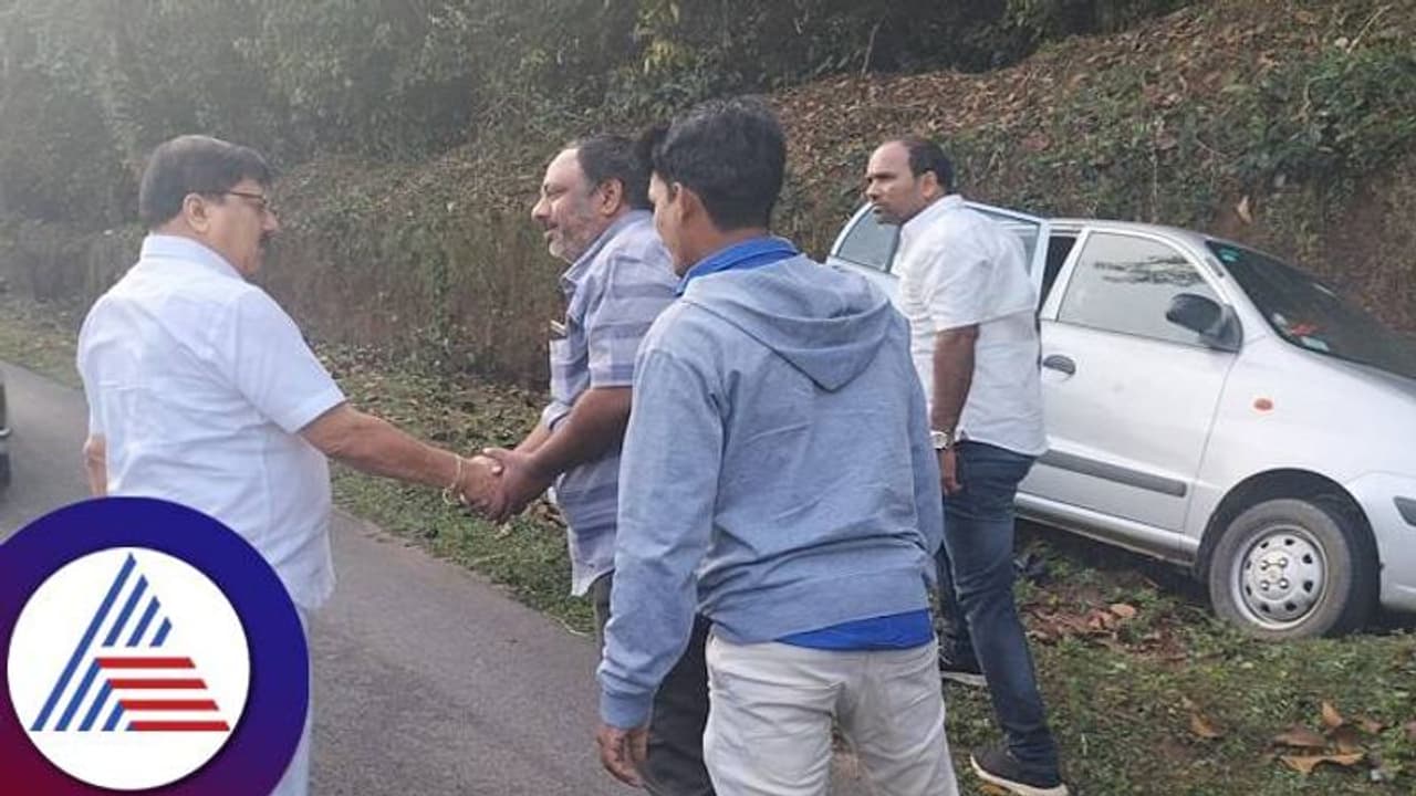 ಶಿವಮೊಗ್ಗದಲ್ಲಿ ಕಾರು ಅಪಘಾತ: ಪರೀಕ್ಷೆ ಬರೆಯಲು ಹೊರಟಿದ್ದ ವಿದ್ಯಾರ್ಥಿಗೆ ಸಹಾಯ ಮಾಡಿ ಮಾನವೀಯತೆ ಮೆರೆದ ಸಚಿವ ಜ್ಞಾನೇಂದ್ರ ಶಿವಮೊಗ್ಗದಲ್ಲಿ ಕಾರು ಅಪಘಾತ: ಪರೀಕ್ಷೆ ಬರೆಯಲು ಹೊರಟಿದ್ದ ವಿದ್ಯಾರ್ಥಿಗೆ ಸಹಾಯ ಮಾಡಿ ಮಾನವೀಯತೆ ಮೆರೆದ ಸಚಿವ ಜ್ಞಾನೇಂದ್ರ