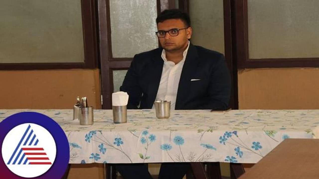 ಶಿವಮೊಗ್ಗ: ಮೀನಾಕ್ಷಿ ಭವನದಲ್ಲಿ ದೋಸೆ ಸವಿದ ಮೈಸೂರಿನ ಮಹಾರಾಜರು..!