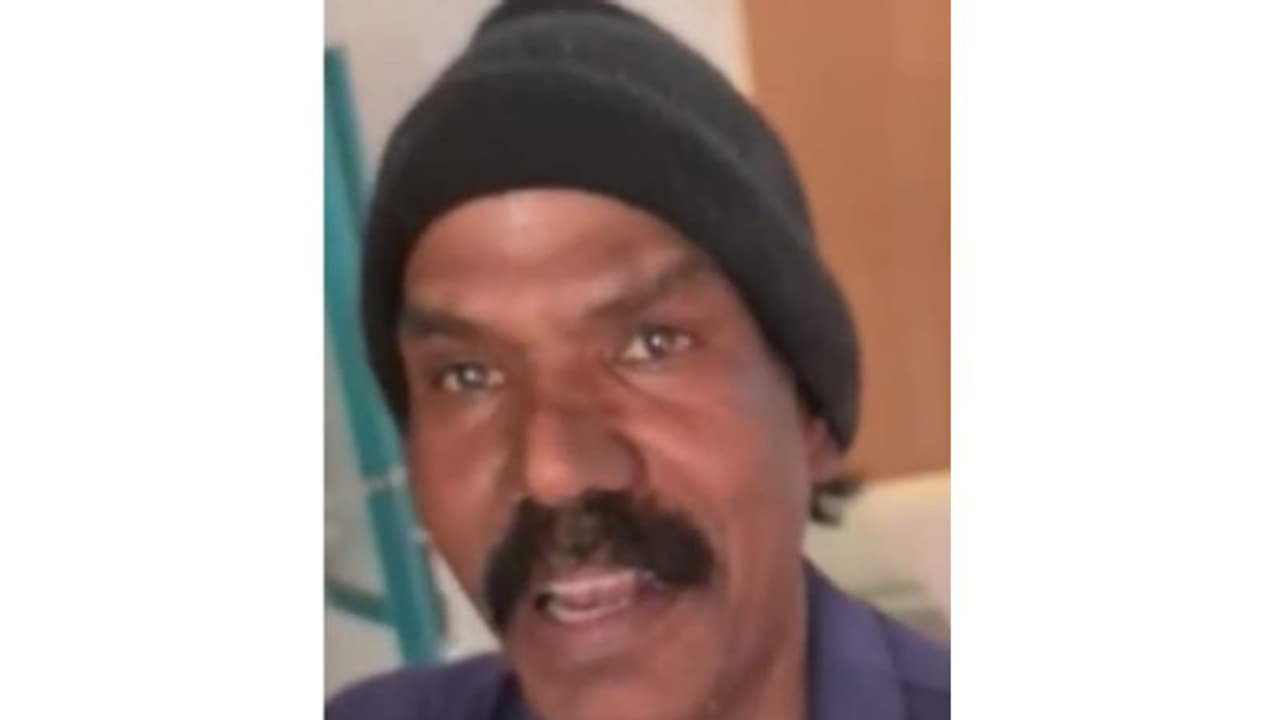 ഹൃദയാഘാതം മൂലം മരിച്ച പ്രവാസി മലയാളിയുടെ മൃതദേഹം സൗദിയിൽ സംസ്കരിച്ചു ഹൃദയാഘാതം മൂലം മരിച്ച പ്രവാസി മലയാളിയുടെ മൃതദേഹം സൗദിയിൽ സംസ്കരിച്ചു