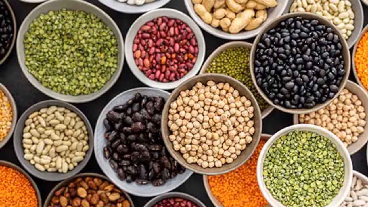 'ബയോട്ടിൻ' അടങ്ങിയ ഈ ഭക്ഷണങ്ങള് പതിവായി കഴിച്ചുനോക്കൂ; മുടിയിലും നഖത്തിലും മുഖത്തും വ്യത്യാസം കാണാം 'ബയോട്ടിൻ' അടങ്ങിയ ഈ ഭക്ഷണങ്ങള് പതിവായി കഴിച്ചുനോക്കൂ; മുടിയിലും നഖത്തിലും മുഖത്തും വ്യത്യാസം കാണാം