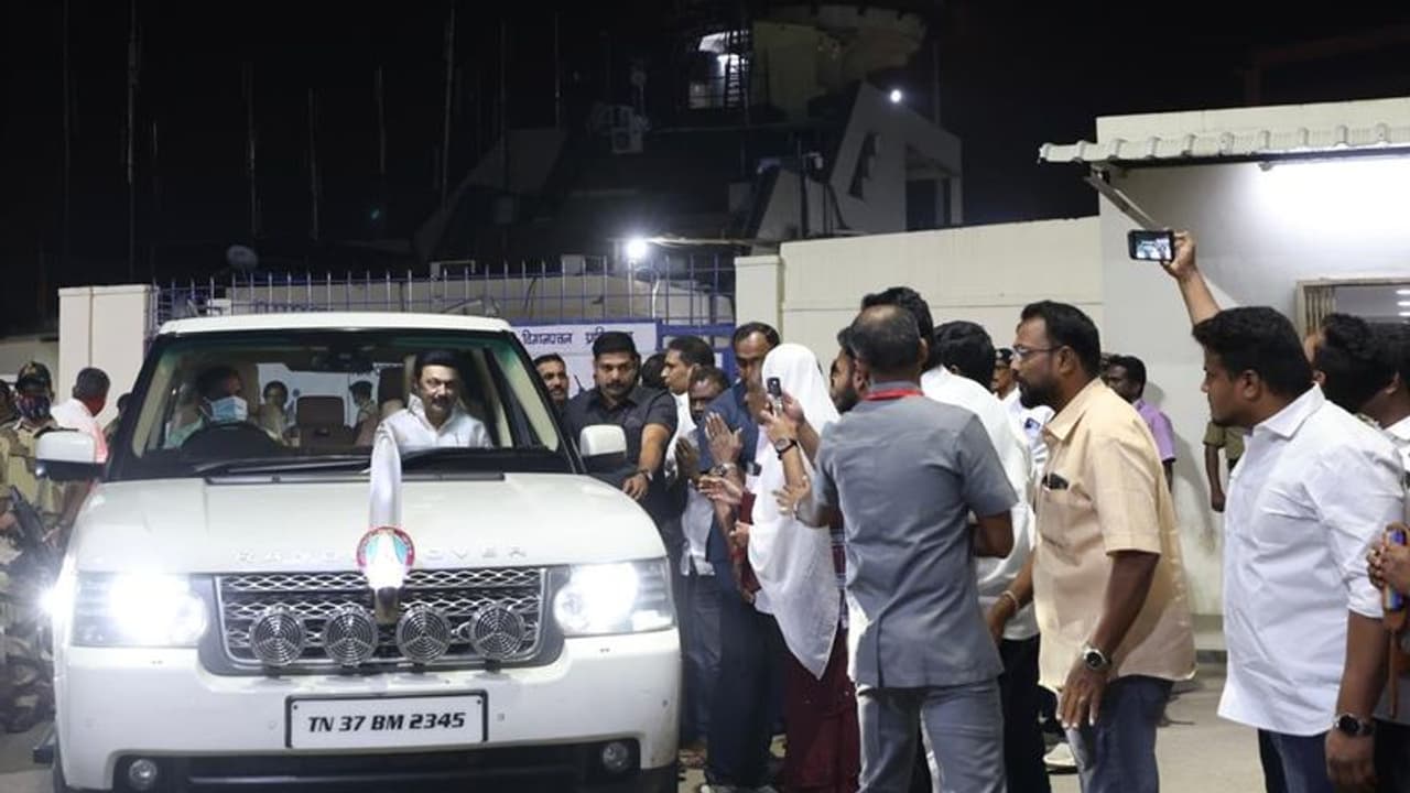 ஈவேரா உடலுக்கு அஞ்சலி செலுத்த கோவை வந்த மு.க.ஸ்டாலின்… விமான நிலையத்தில் செந்தில்பாலாஜி வரவேற்பு!!