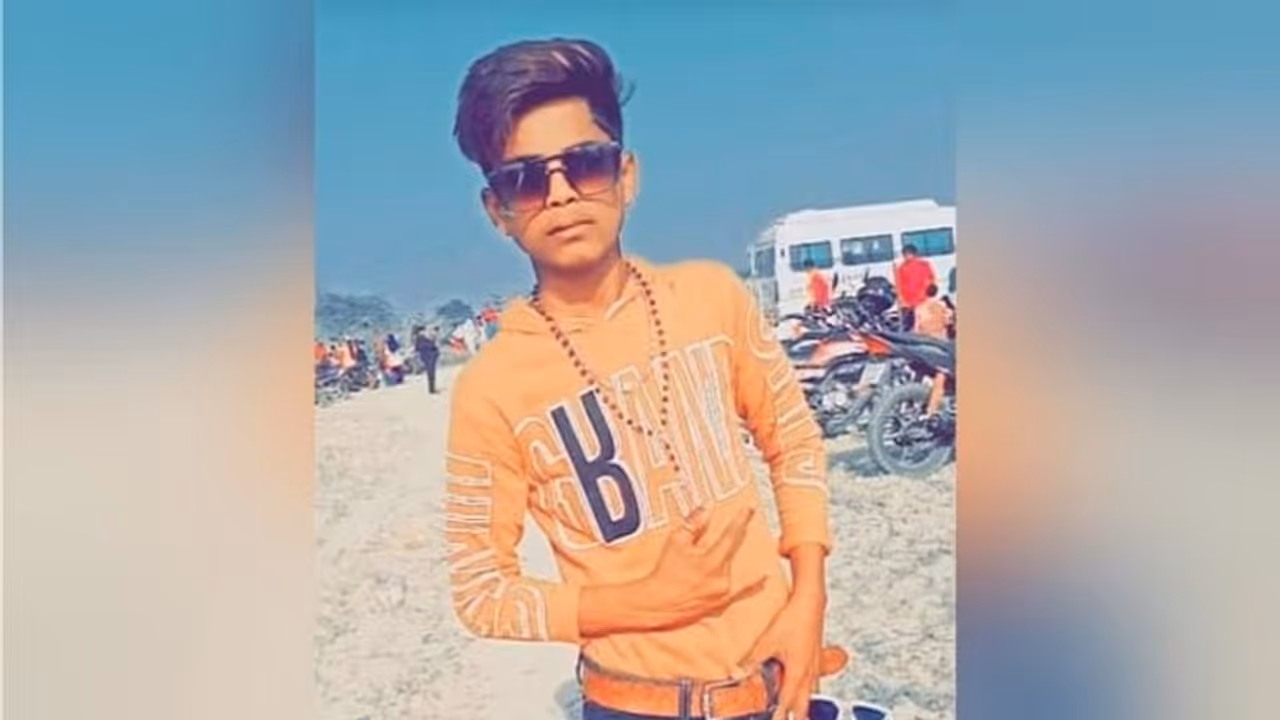 छोटी सी बात पर सौरभ को मिली थी दर्दनाक मौत, हाथ पैर बांधकर तालाब में फेंका, पोस्टमार्टम में कांप गए डॉक्टर छोटी सी बात पर सौरभ को मिली थी दर्दनाक मौत, हाथ पैर बांधकर तालाब में फेंका, पोस्टमार्टम में कांप गए डॉक्टर