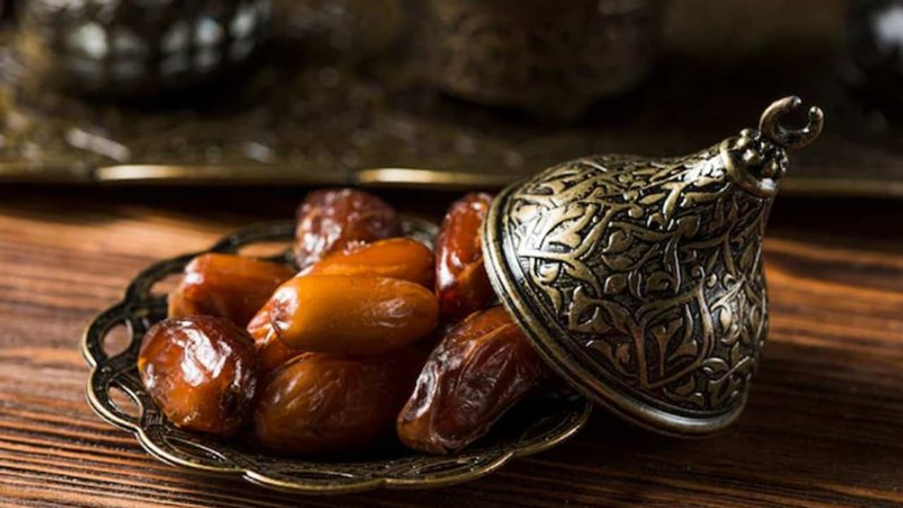 കുതിര്‍ത്ത ഈന്തപ്പഴം ദിവസവും കഴിക്കാം; അറിയാം ഗുണങ്ങള്‍...