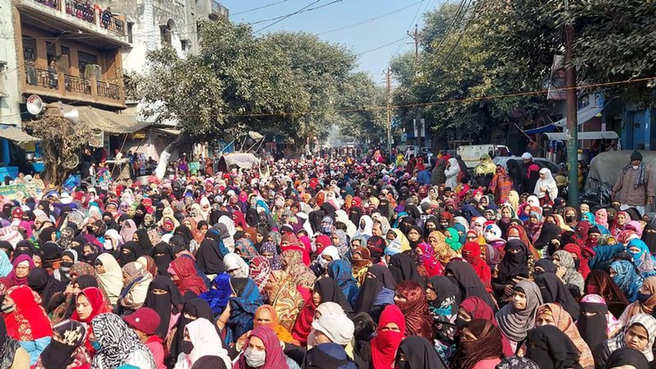 Haldwani: உத்தரகாண்ட் ஹல்த்வானி 50ஆயிரம் மக்கள் ஆக்கிரமிப்பு அகற்றத்துக்கு உச்ச நீதிமன்றம் இடைக்காலத் தடை