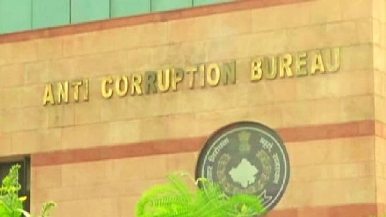 राजस्थान में भ्रष्टाचार पर BJP का दावाः हर 12 किमी पर कोई ना कोई भ्रष्ट अफसर, जानिए क्यो कहीं ये बात राजस्थान में भ्रष्टाचार पर BJP का दावाः हर 12 किमी पर कोई ना कोई भ्रष्ट अफसर, जानिए क्यो कहीं ये बात