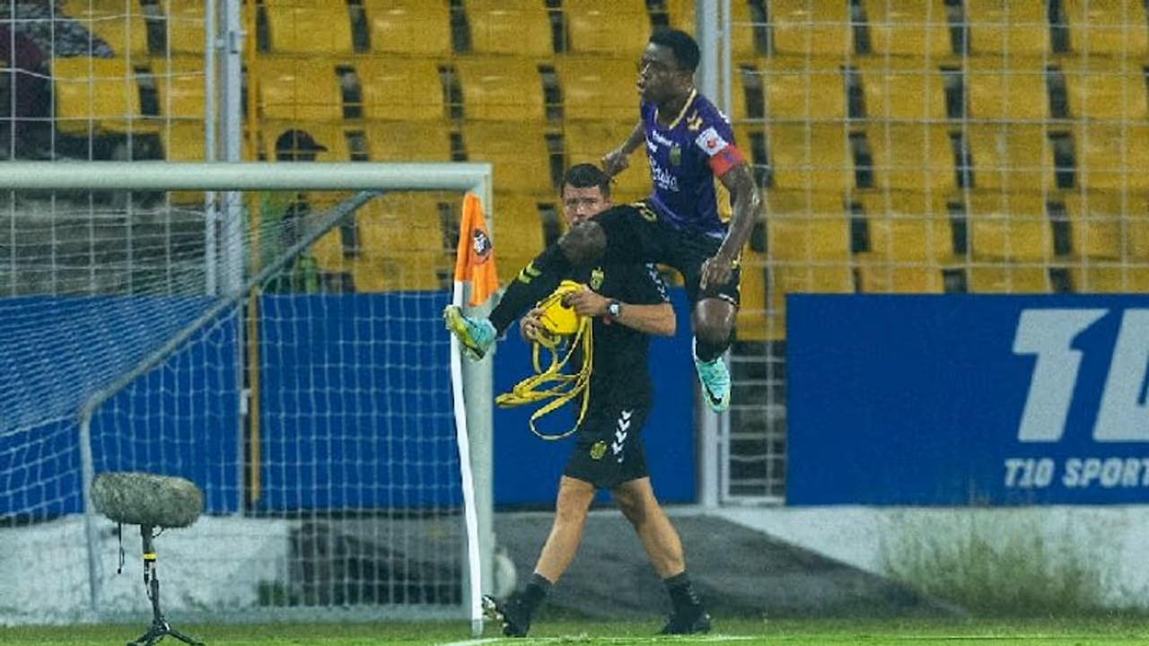 ISL 2022 23: Ogbeche hat trick sets Hyderabad FC at the top as FC Goa stumbles in playoffs race ISL 2022 23: Ogbeche hat trick sets Hyderabad FC at the top as FC Goa stumbles in playoffs race