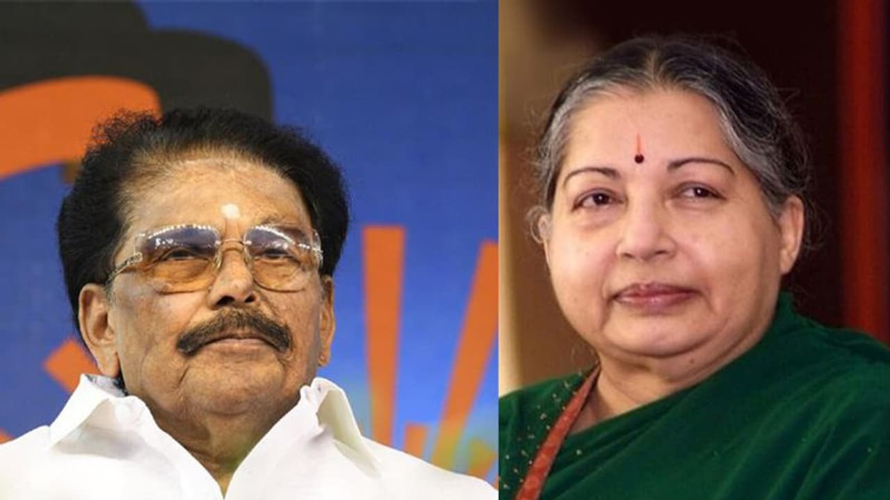 “அரசியல் அமாவாசை கேகேஎஸ்எஸ்ஆர்” சாத்தூரில் அதிமுகவினர் ஆர்பாட்டம் “அரசியல் அமாவாசை கேகேஎஸ்எஸ்ஆர்” சாத்தூரில் அதிமுகவினர் ஆர்பாட்டம்