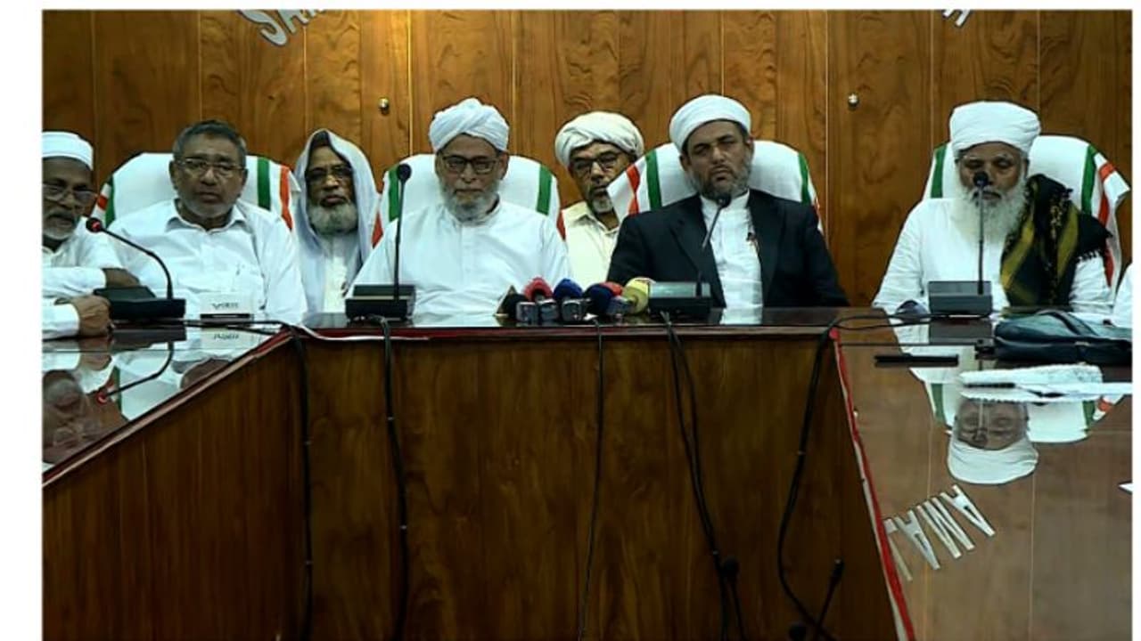 ഹക്കീം ഫൈസി അദൃശ്ശേരിയെ ബഹിഷ്കരിക്കുമെന്ന് സമസ്ത യുവജനവിഭാഗം 