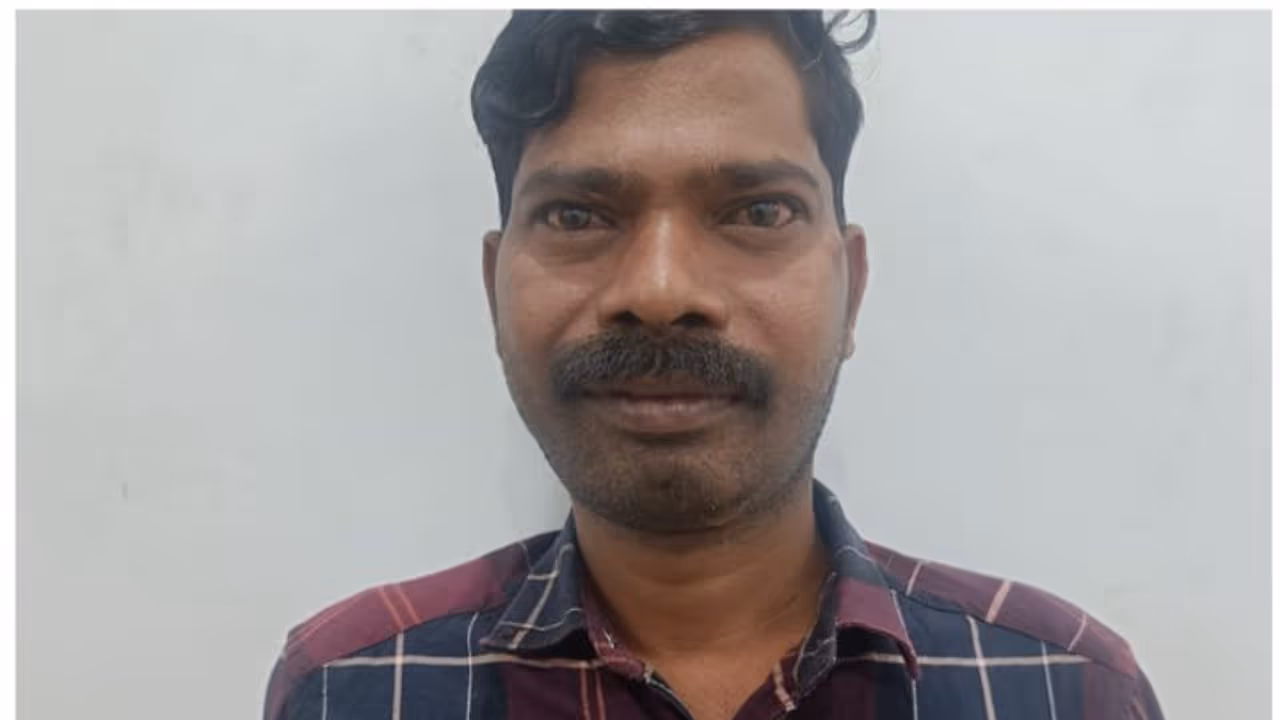 'കൈവിഷം' ഇറക്കാൻ വന്നു, മന്ത്രവാദത്തിന്റെ മറവിൽ യുവതിയെ പീഡിപ്പിച്ചു; പ്രതി അറസ്റ്റിൽ 'കൈവിഷം' ഇറക്കാൻ വന്നു, മന്ത്രവാദത്തിന്റെ മറവിൽ യുവതിയെ പീഡിപ്പിച്ചു; പ്രതി അറസ്റ്റിൽ