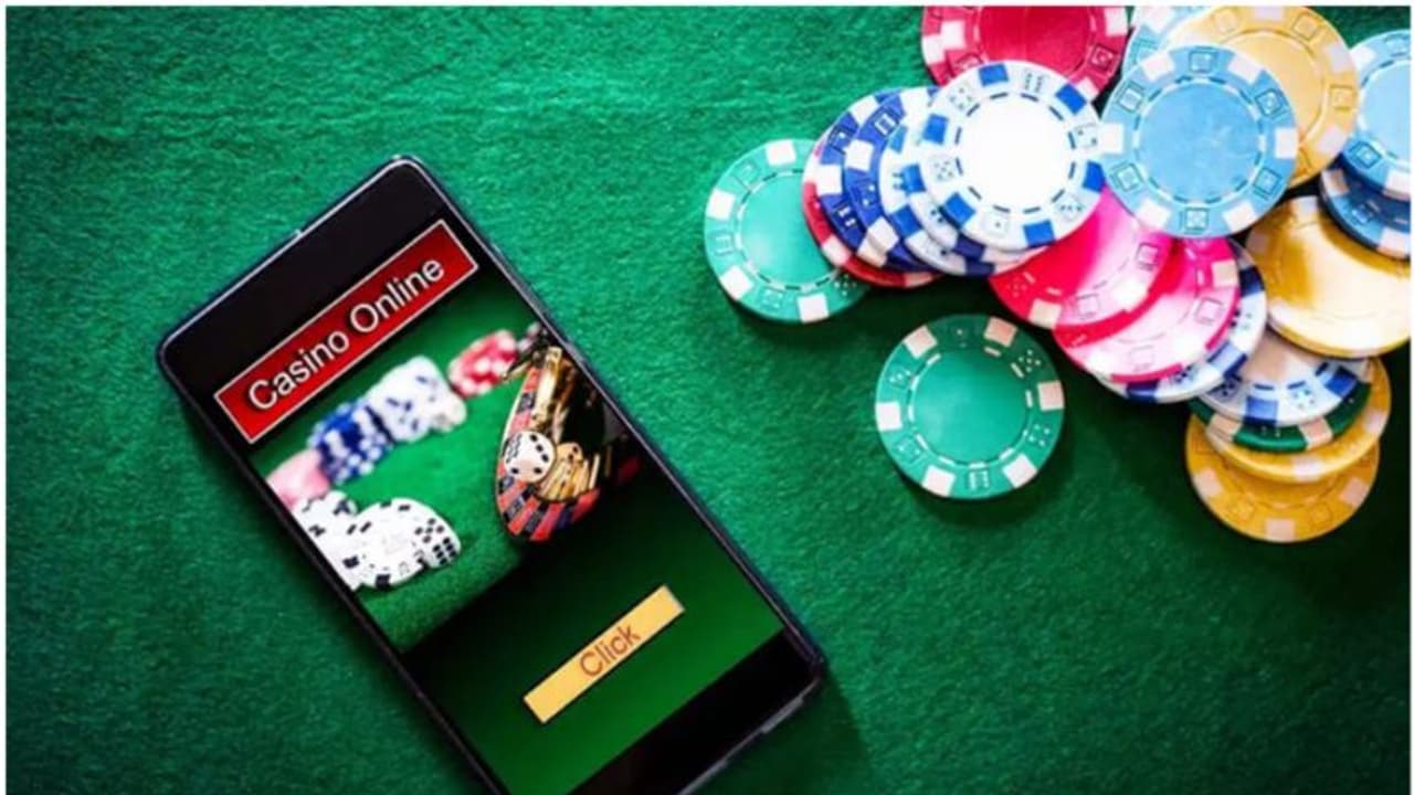 ஆன்லைன் சூதாட்ட தடைச் சட்டம் இயற்ற தமிழக அரசுக்கு அதிகாரம் இல்லை: மத்திய அரசு திட்டவட்டம் ஆன்லைன் சூதாட்ட தடைச் சட்டம் இயற்ற தமிழக அரசுக்கு அதிகாரம் இல்லை: மத்திய அரசு திட்டவட்டம்