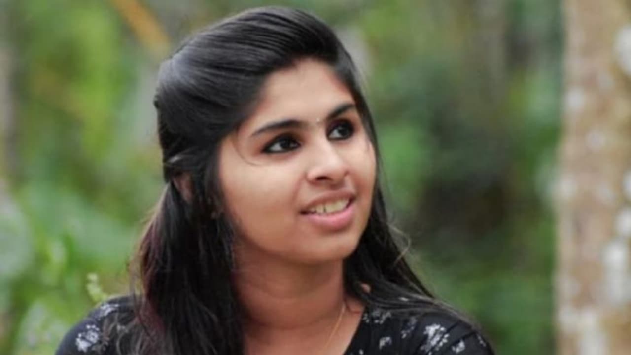 മരണത്തിലെ ദുരൂഹത നീക്കണം, മരണകാരണം കണ്ടെത്തണമെന്നും അഞ്ജുശ്രീയുടെ കുടുംബം മരണത്തിലെ ദുരൂഹത നീക്കണം, മരണകാരണം കണ്ടെത്തണമെന്നും അഞ്ജുശ്രീയുടെ കുടുംബം