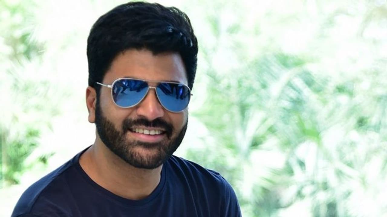 సర్జరీ కోసమే శర్వానంద్ అమెరికా వెళ్ళారా..? ఆందోళనలో ఫ్యాన్స్.. యంగ్ హీరోకు ఏమయ్యింది..? సర్జరీ కోసమే శర్వానంద్ అమెరికా వెళ్ళారా..? ఆందోళనలో ఫ్యాన్స్.. యంగ్ హీరోకు ఏమయ్యింది..?