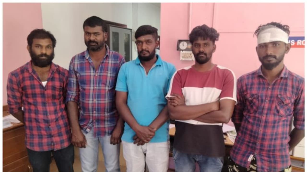 വാഹനത്തിന് സൈഡ് കൊടുക്കുന്നതുമായി ബന്ധപ്പെട്ട് തർക്കം, ഹോട്ടലിൽ സംഘർഷം; ഒളിവിലായിരുന്ന 5 പേർ അറസ്റ്റിൽ