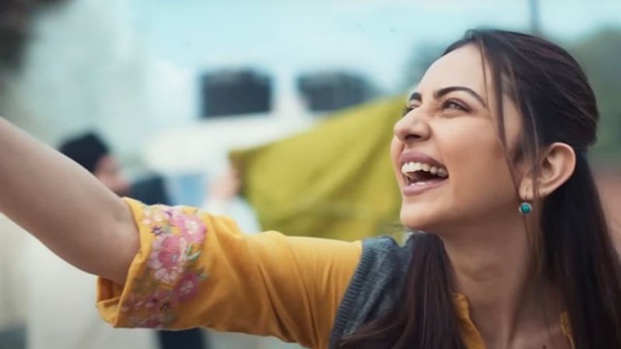 Chhatriwali trailer review: Fans in awe of Rakul Preet Singh for role in film educating youth about safe sex Chhatriwali trailer review: Fans in awe of Rakul Preet Singh for role in film educating youth about safe sex