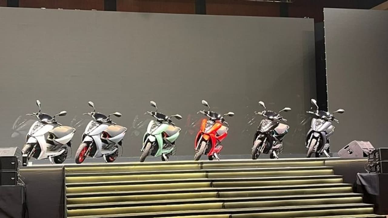 അതിപ്പോ ലാഭമായല്ലോ..! ഒന്ന് ഫുൾ ചാർജ് ആക്കിയാൽ തിരുവനന്തപുരം ടൂ കോട്ടയം വരെ അങ്ങ് പോകാന്നേ, പുതിയ അപ്ഡേറ്റുകൾ അതിപ്പോ ലാഭമായല്ലോ..! ഒന്ന് ഫുൾ ചാർജ് ആക്കിയാൽ തിരുവനന്തപുരം ടൂ കോട്ടയം വരെ അങ്ങ് പോകാന്നേ, പുതിയ അപ്ഡേറ്റുകൾ