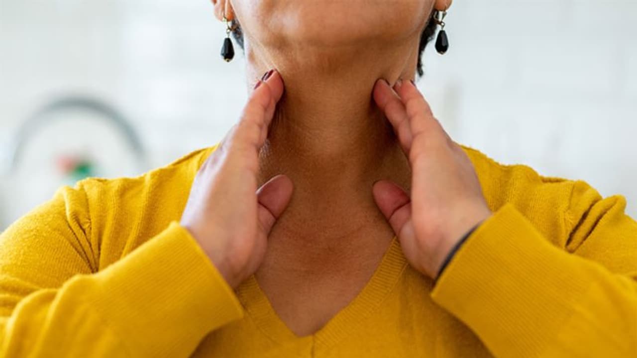 തൊണ്ടയിലെ ക്യാന്‍സര്‍; ഈ ലക്ഷണങ്ങൾ അറിയാതെ പോകരുത്...