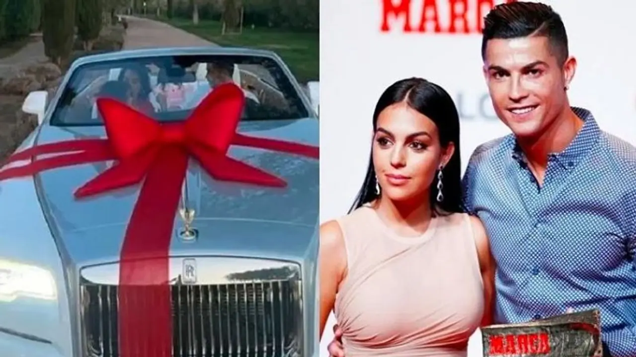 క్రిస్మస్ సందర్భంగా స్టార్ ప్లేయర్ కి కోట్ల విలువైన లగ్జరీ గిఫ్ట్.. ఇతని కార్ కలెక్షన్ చూస్తే వావ్ అనాల్సిందే క్రిస్మస్ సందర్భంగా స్టార్ ప్లేయర్ కి కోట్ల విలువైన లగ్జరీ గిఫ్ట్.. ఇతని కార్ కలెక్షన్ చూస్తే వావ్ అనాల్సిందే