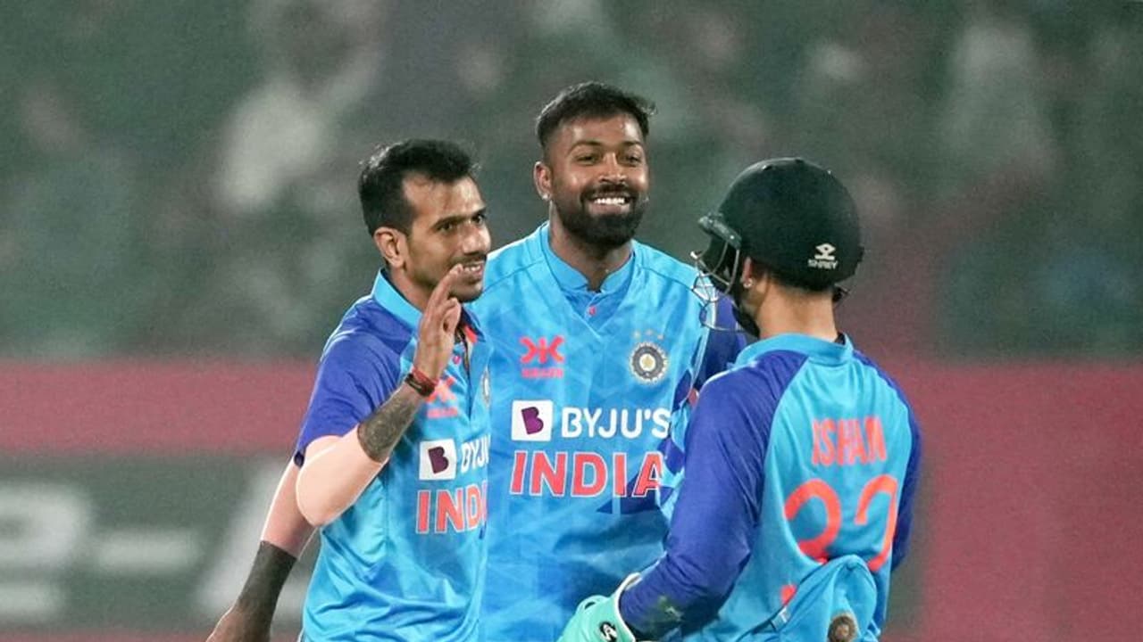 చాహల్ అరుదైన ఘనత.. భువీ రికార్డు బ్రేక్.. అత్యధిక వికెట్ల వీరుడిగా.. చాహల్ అరుదైన ఘనత.. భువీ రికార్డు బ్రేక్.. అత్యధిక వికెట్ల వీరుడిగా..