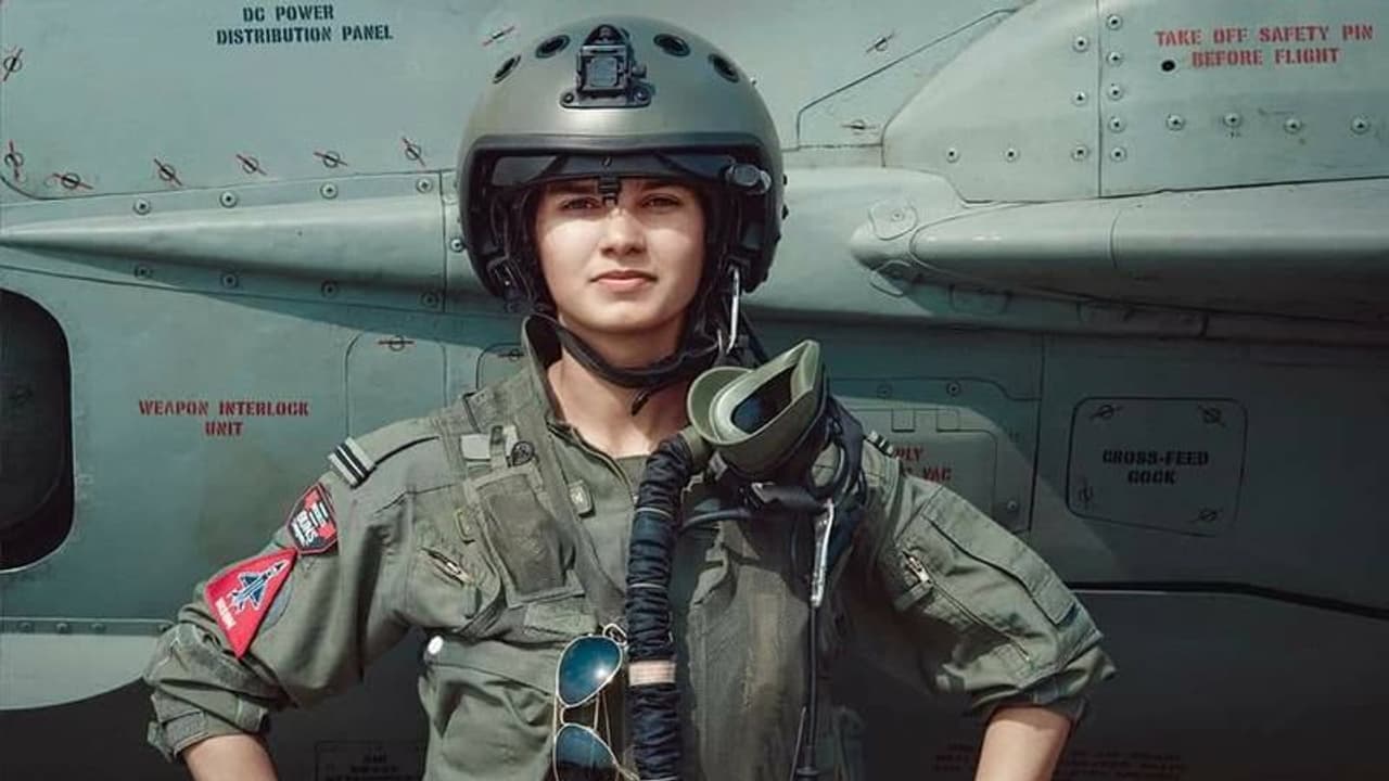 அவனி சதுர்வேதி: வெளிநாட்டு விமானப்படை போர்ப் பயிற்சியில் முதல் இந்திய வீராங்கனை