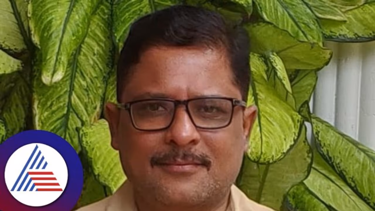 Dharwad: ನಿಮಗೆ ಸರಿಯಾಗಿ ರೇಶನ್ ಸಿಗ್ತಿಲ್ಲವೆ, ನೇರವಾಗಿ ಈ ಕೆಳಗಿನ ಪೋನ್ ನಂಬರ್ಗೆ ಕರೆ ಮಾಡಿ ದೂರು ಸಲ್ಲಿಸಿ Dharwad: ನಿಮಗೆ ಸರಿಯಾಗಿ ರೇಶನ್ ಸಿಗ್ತಿಲ್ಲವೆ, ನೇರವಾಗಿ ಈ ಕೆಳಗಿನ ಪೋನ್ ನಂಬರ್ಗೆ ಕರೆ ಮಾಡಿ ದೂರು ಸಲ್ಲಿಸಿ