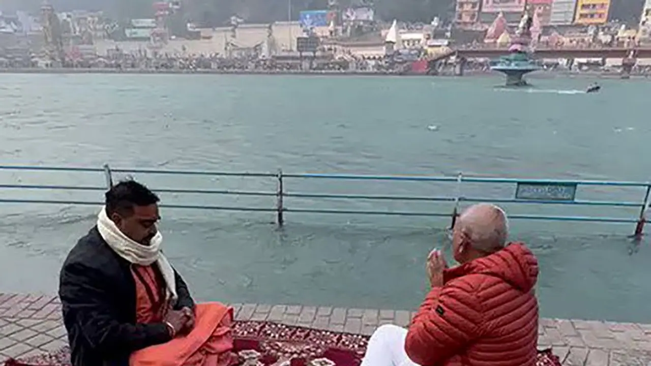 ಜನಸಾಮಾನ್ಯರಂತೆ ಪ್ರಧಾನಿ ಮೋದಿ ತಾಯಿಗೆ ಹರಿದ್ವಾರದಲ್ಲಿ ಅಸ್ಥಿ ವಿಸರ್ಜನೆ