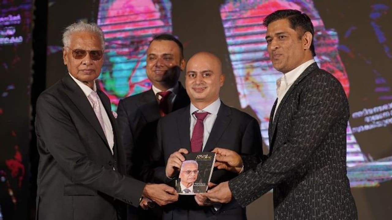 പഠിപ്പിച്ച അദ്ധ്യാപകരുടെ വലിയ ആരാധകന്‍, അധ്യാപനം ജോലിയല്ല, കലയെന്ന് ധോണി