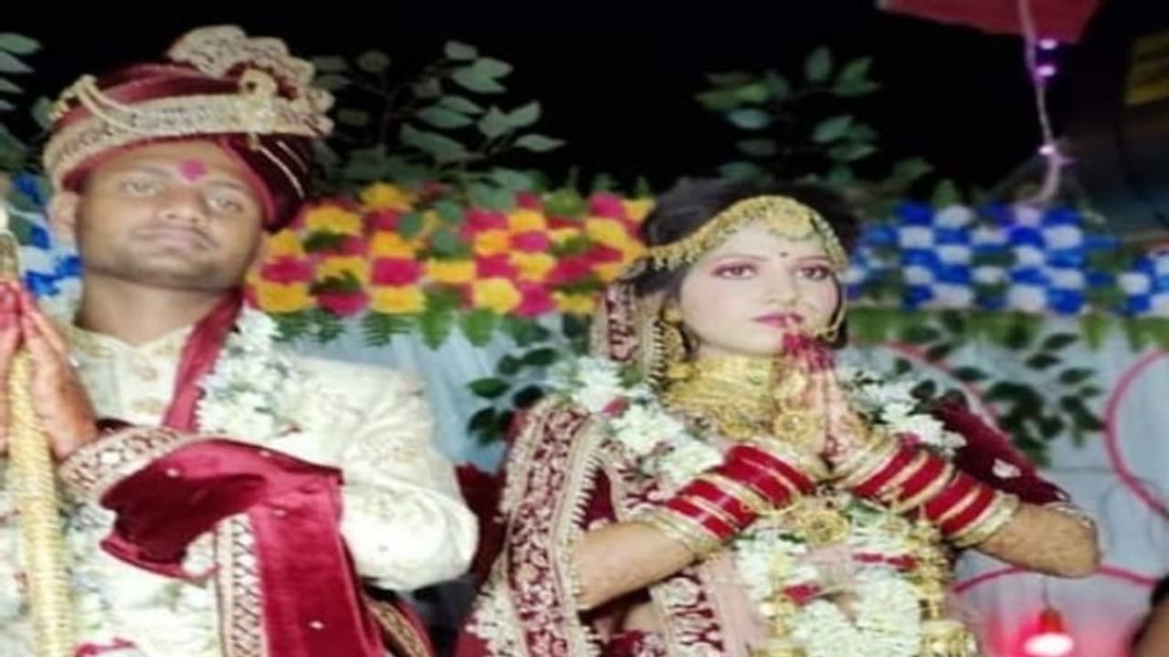 शादी में दहेज में नहीं मिली महंगी जैकेट, गुस्से में पति ने पत्नी की कर दी हत्या शादी में दहेज में नहीं मिली महंगी जैकेट, गुस्से में पति ने पत्नी की कर दी हत्या