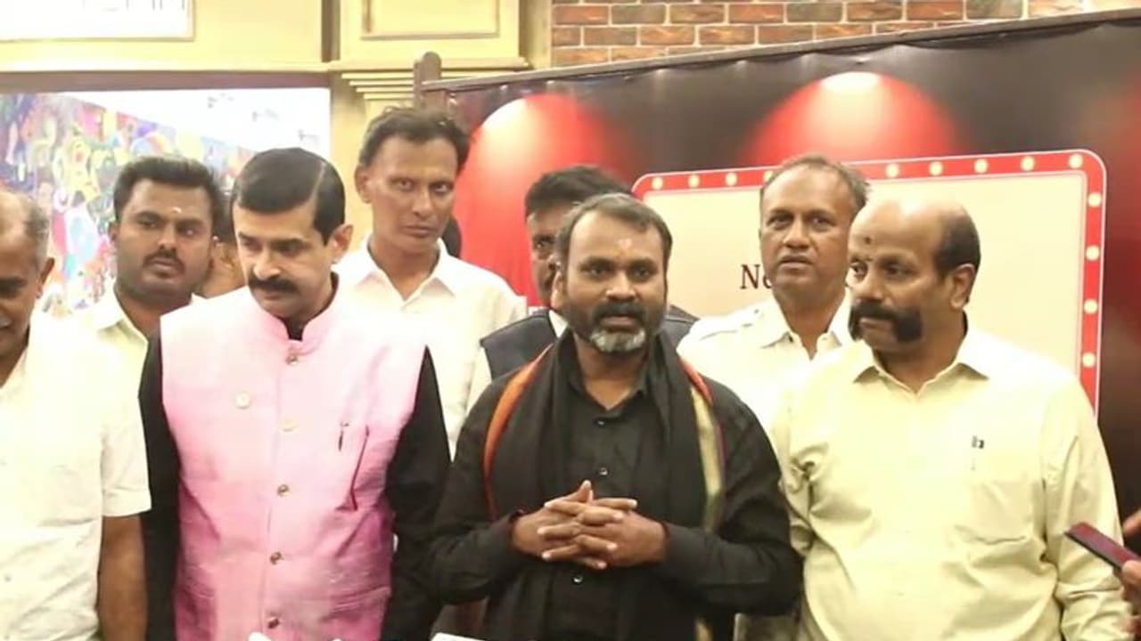 மத்திய அரசு பணிகளில் 10 லட்சம் பேருக்கு நிச்சய வேலைவாய்ப்பு இணை அமைச்சர் எல்.முருகன் பேட்டி மத்திய அரசு பணிகளில் 10 லட்சம் பேருக்கு நிச்சய வேலைவாய்ப்பு இணை அமைச்சர் எல்.முருகன் பேட்டி