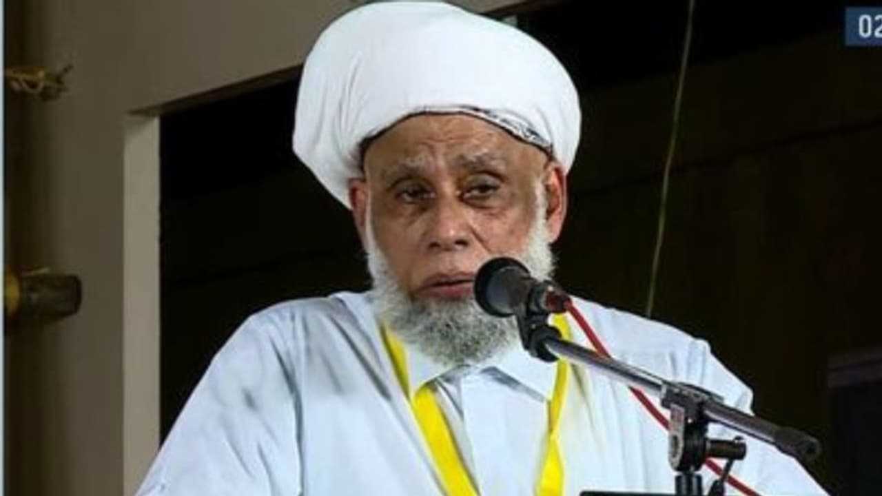 'പരസ്പരമുള്ള പോര് ഒഴിവാക്കണം'; സമസ്തയിലെ തർക്കങ്ങളിൽ അതൃപ്തി പരസ്യമാക്കി ജിഫ്രി മുത്തുക്കോയ തങ്ങൾ 'പരസ്പരമുള്ള പോര് ഒഴിവാക്കണം'; സമസ്തയിലെ തർക്കങ്ങളിൽ അതൃപ്തി പരസ്യമാക്കി ജിഫ്രി മുത്തുക്കോയ തങ്ങൾ