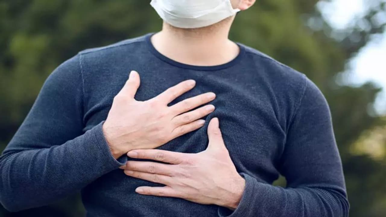 कड़ाके की ठंड में सबसे ज्यादा इन लोगों को होता है हार्ट अटैक का खतरा, जानें कैसे करें बचाव कड़ाके की ठंड में सबसे ज्यादा इन लोगों को होता है हार्ट अटैक का खतरा, जानें कैसे करें बचाव