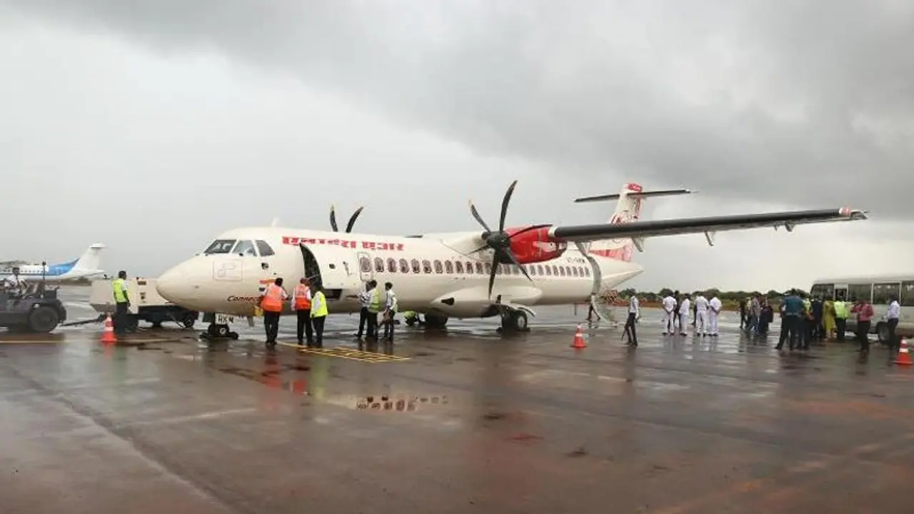 236 మంది ప్రయాణికుల విమానాన్ని పేల్చేస్తామంటూ బెదిరింపులు.. గుజరాత్ లో అత్యవసర ల్యాండింగ్