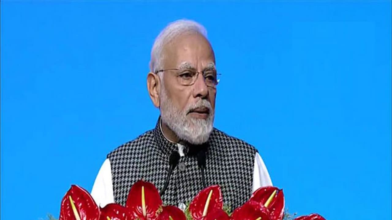 வெளிநாடுவாழ் இந்தியவர்கள் நமது தேசத் தூதுவர்கள்: பிரதமர் மோடி பேச்சு வெளிநாடுவாழ் இந்தியவர்கள் நமது தேசத் தூதுவர்கள்: பிரதமர் மோடி பேச்சு